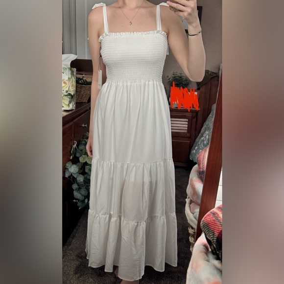 White Tiered Ruffled Elegant Maxi Dress - Picture 16 of 16